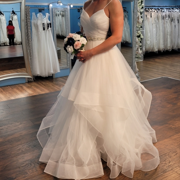 Nwt Wedding dress size medium - Picture 15 of 15